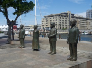 Südafrikas vier Friedensnobelpreisträger - Albert Luthuli, Desmond Tutu, Frederik de Klerk, "Madiba" Nelson Mandela